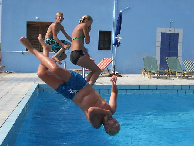 Ξενοδοχείο με διαμερίσματα Alex Χερσόνησος