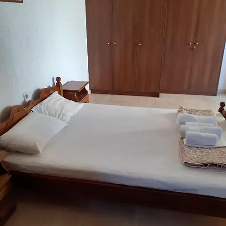 Alex Home Apartments Aparthotel 3*